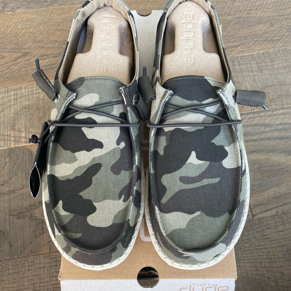 Hey Dude Women’s Wendy Shoes - Picture 2 of 4